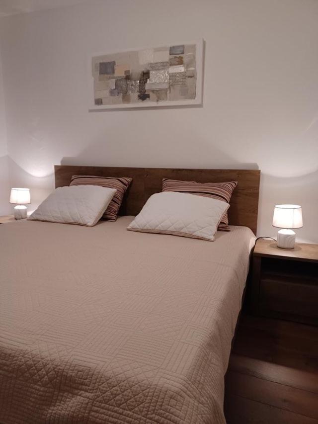 Apartmani Rina Kadumi ภายนอก รูปภาพ